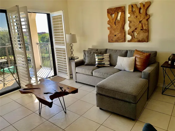 $4,000 | 2105 Lavers Circle, Unit 501, Delray Beach, FL 33444