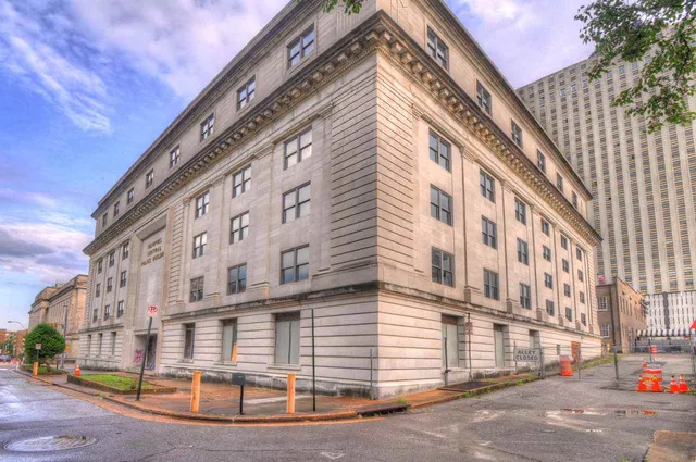 $10,000 | 128 Adams Avenue, Memphis, TN 38103