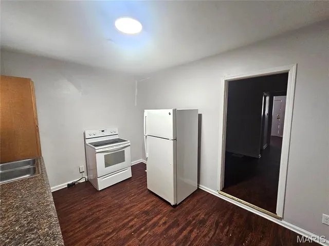 $750 | 219 North High Street, Belleville, IL 62220