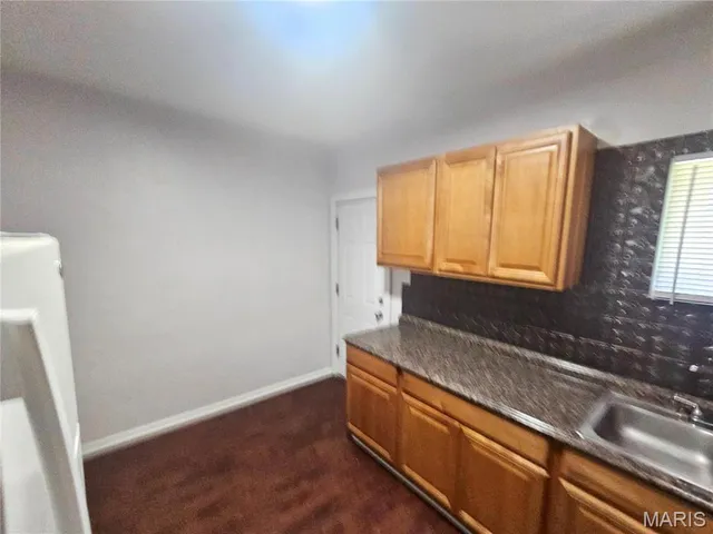 $750 | 219 North High Street, Belleville, IL 62220