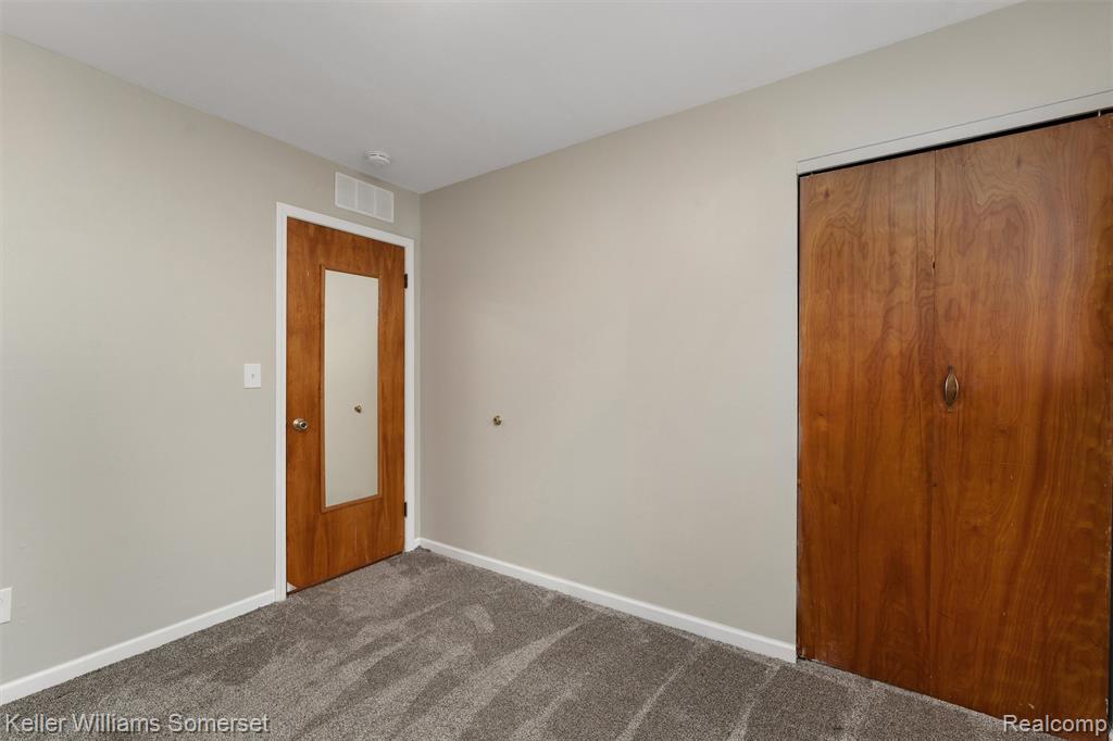 7263 Henry Street Center Line, MI 48015 - Photo 9 of 24