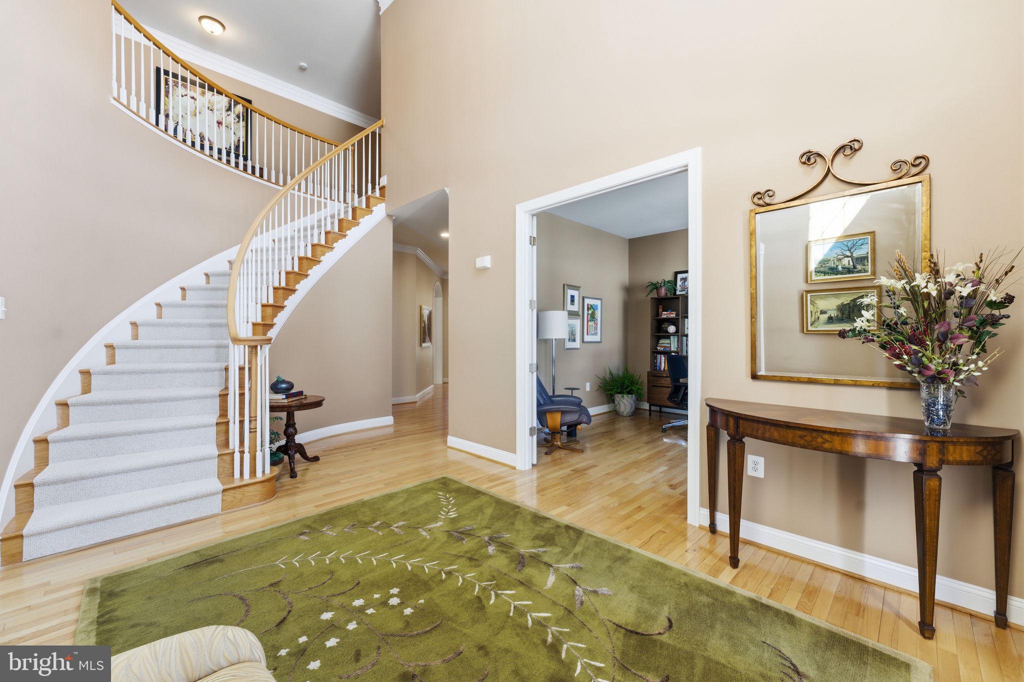 204 Lawson Road Southeast Leesburg, VA 20175 - Photo 5 of 84