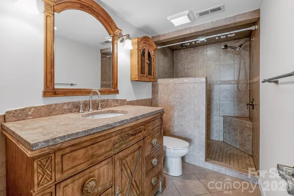 $690,000 | 20407 Harborgate Court, Unit 404, Cornelius, NC 28031