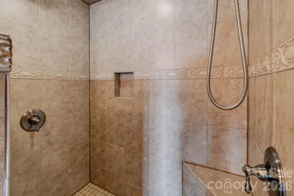 $690,000 | 20407 Harborgate Court, Unit 404, Cornelius, NC 28031