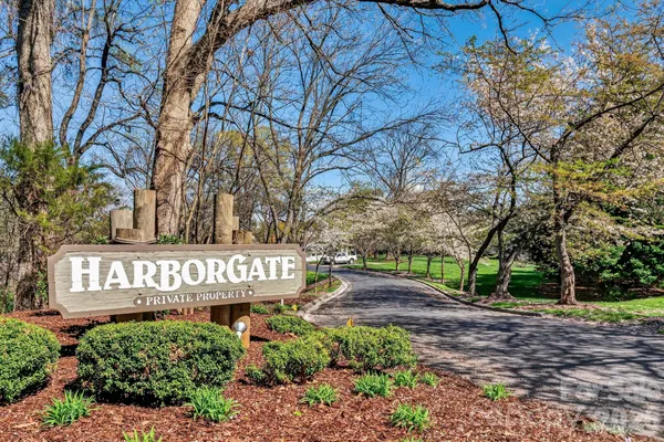 $690,000 | 20407 Harborgate Court, Unit 404, Cornelius, NC 28031