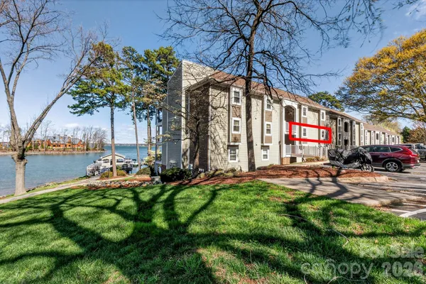 $690,000 | 20407 Harborgate Court, Unit 404, Cornelius, NC 28031