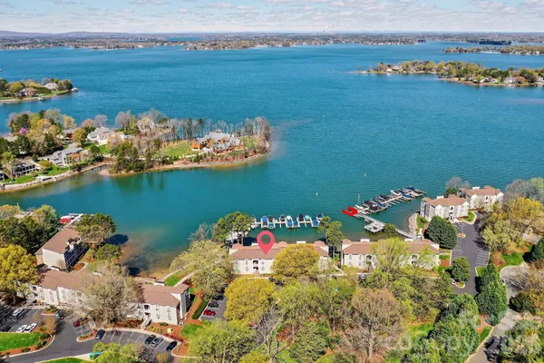 $690,000 | 20407 Harborgate Court, Unit 404, Cornelius, NC 28031
