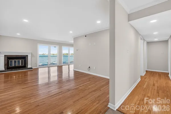 $690,000 | 20407 Harborgate Court, Unit 404, Cornelius, NC 28031