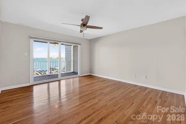 $690,000 | 20407 Harborgate Court, Unit 404, Cornelius, NC 28031