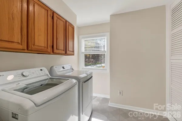 $690,000 | 20407 Harborgate Court, Unit 404, Cornelius, NC 28031