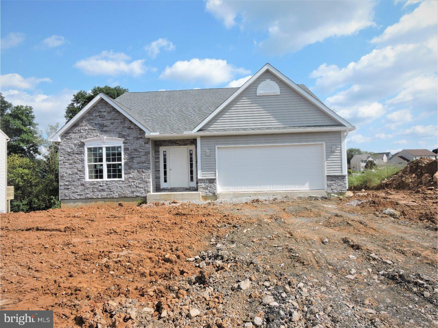 636 Ebersole Road Reading, PA 19605 - Photo 3 of 14 Gallery Image 3