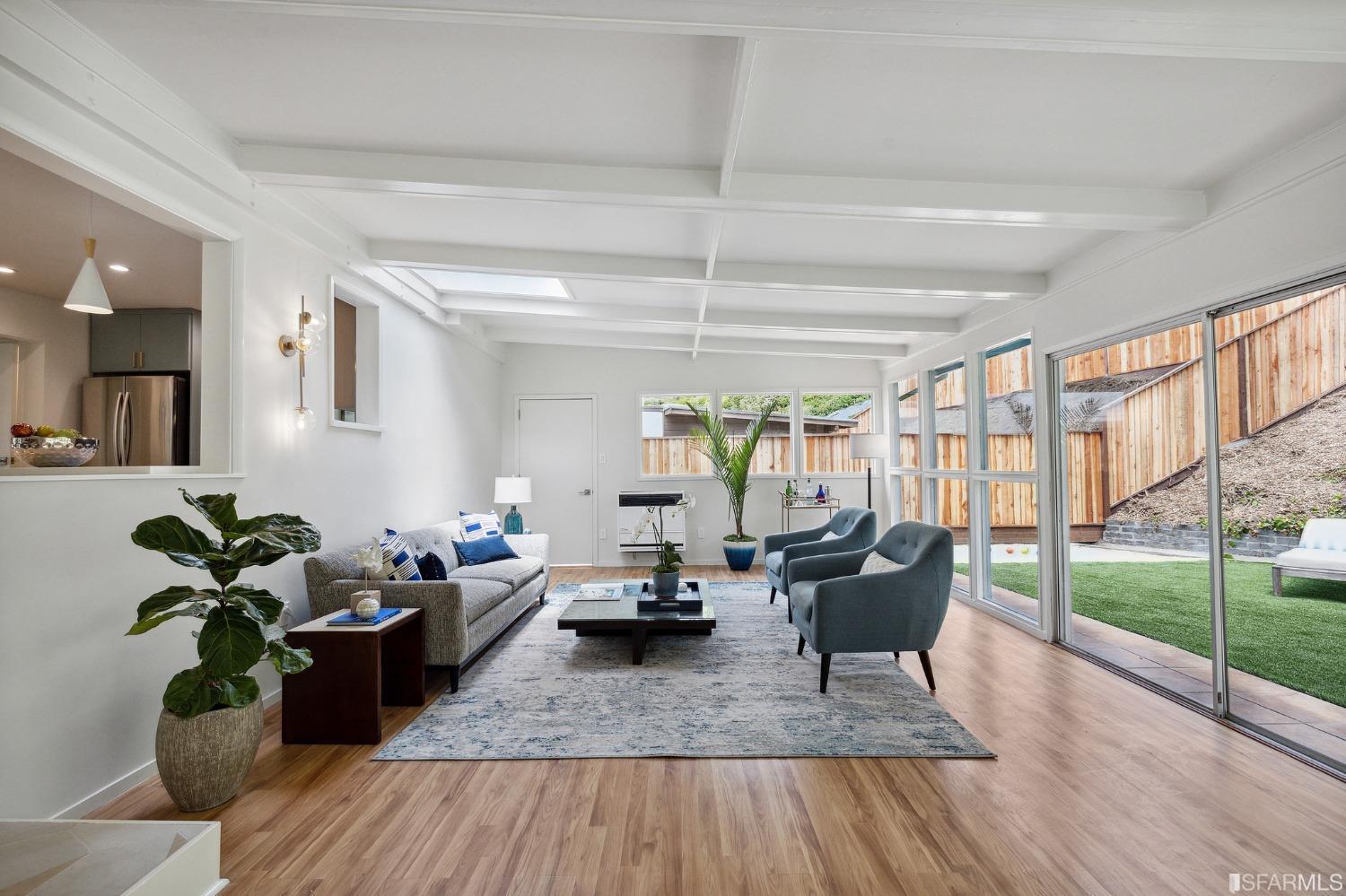 39 Idlewild Court Pacifica, CA 94044 - Photo 44 of 79 a living room with furniture and a large window