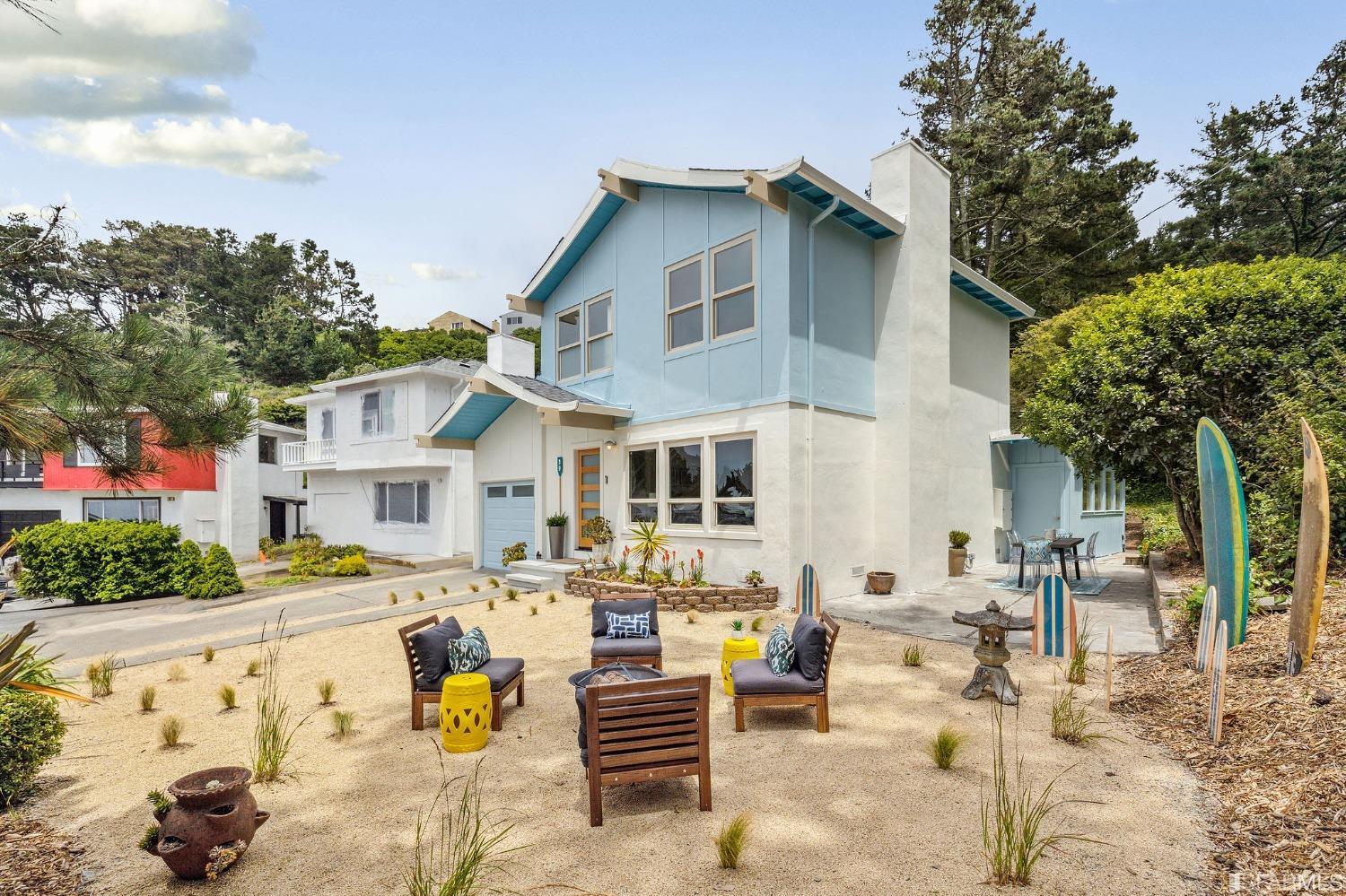 39 Idlewild Court Pacifica, CA 94044 - Photo 64 of 79 a front view of a house with outdoor seating
