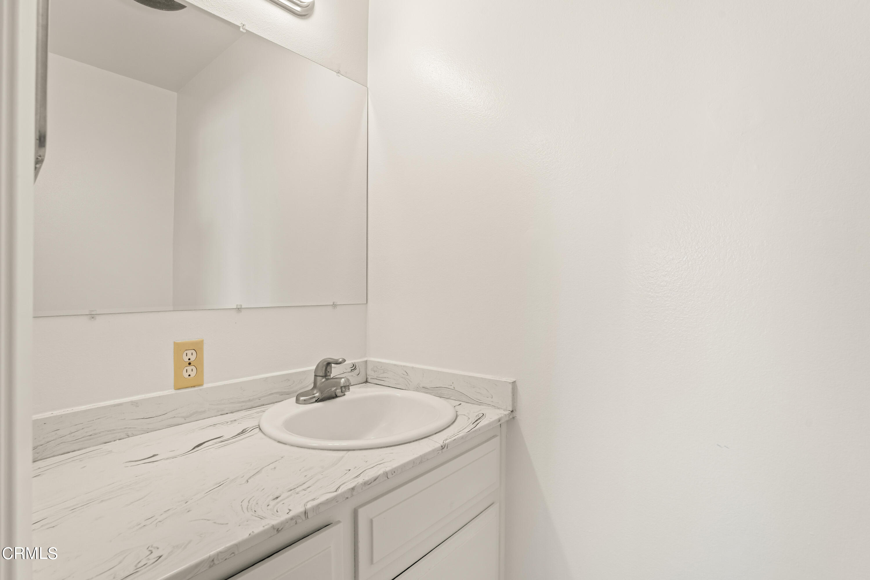 1925 Ginger Street, Unit 219 Oxnard, CA 93036 - Photo 15 of 21 Bathroom in Primary Bedroom