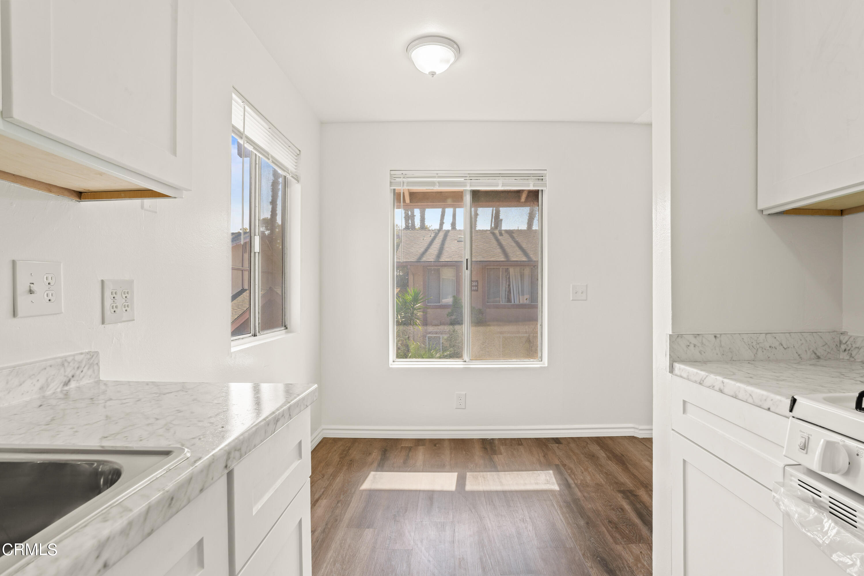 1925 Ginger Street, Unit 219 Oxnard, CA 93036 - Photo 7 of 21 Dining Area from Kitchen