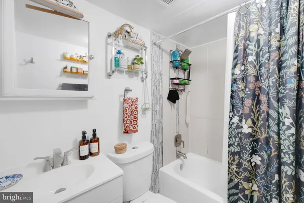 $2,300 | 1209 6th Street Northeast, Unit B, Washington, DC 20002