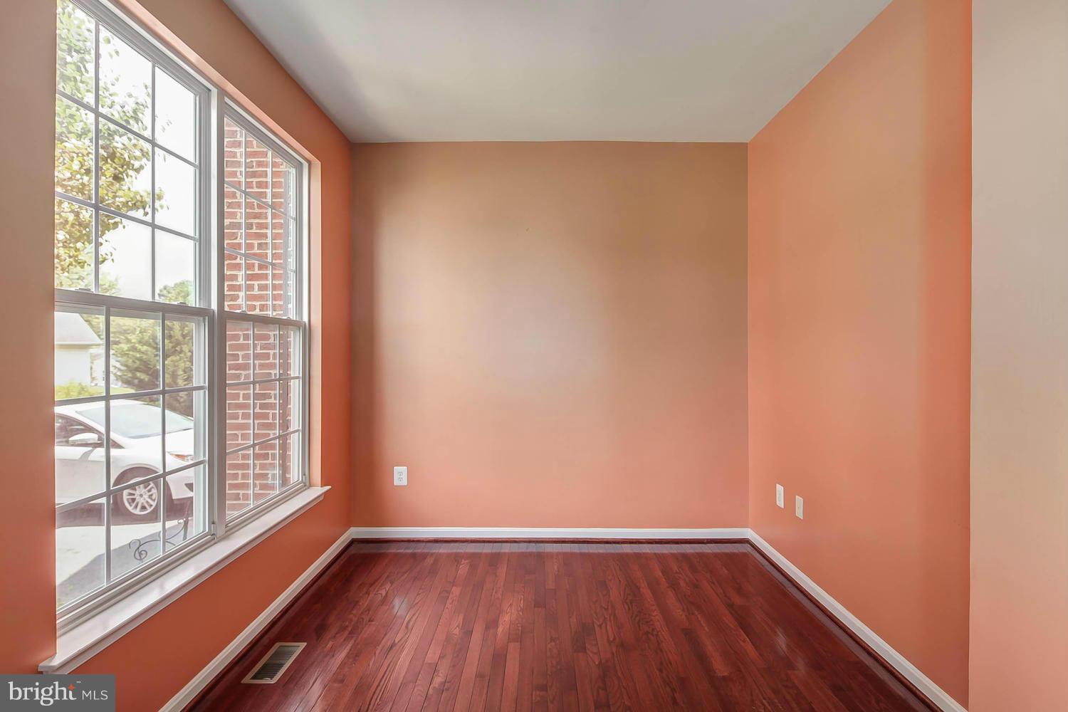 2314 Manor Spring Terrace Silver Spring, MD 20906 - Photo 3 of 30 Interior (General)