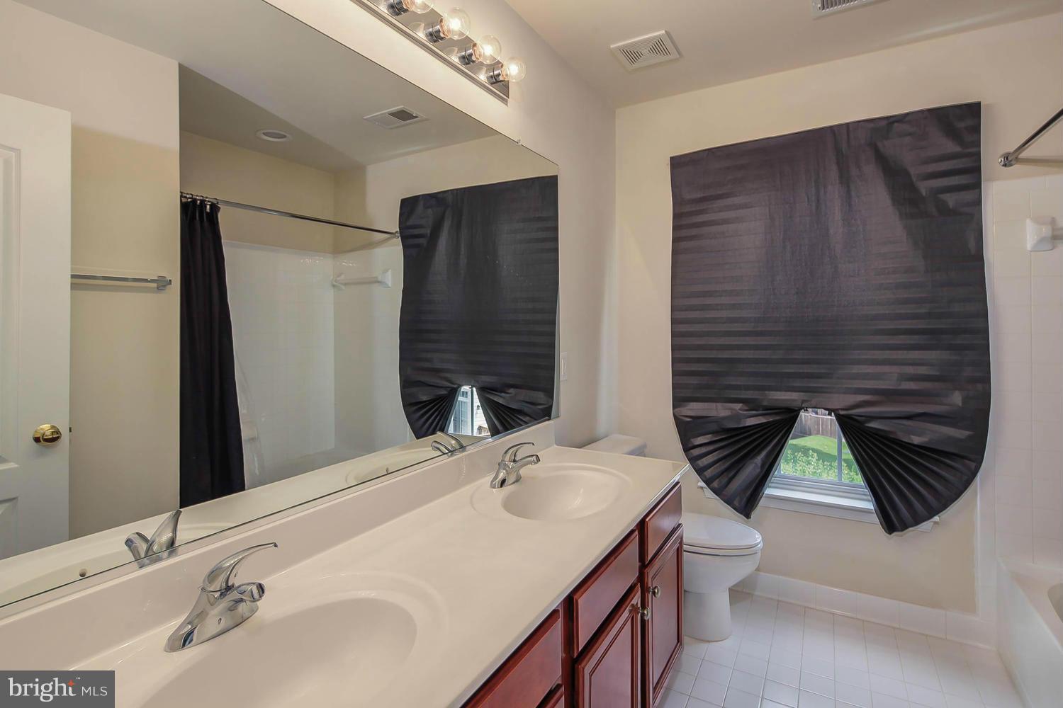 2314 Manor Spring Terrace Silver Spring, MD 20906 - Photo 22 of 30 Bath