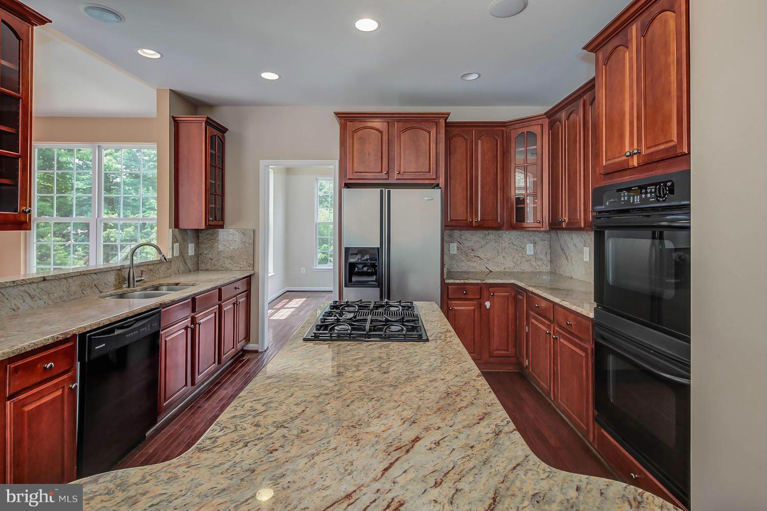 2314 Manor Spring Terrace Silver Spring, MD 20906 - Photo 7 of 30 Kitchen