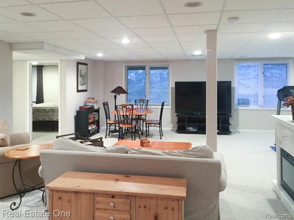 2487 Ashford Rochester Hills, MI 48306 - Photo 21 of 30