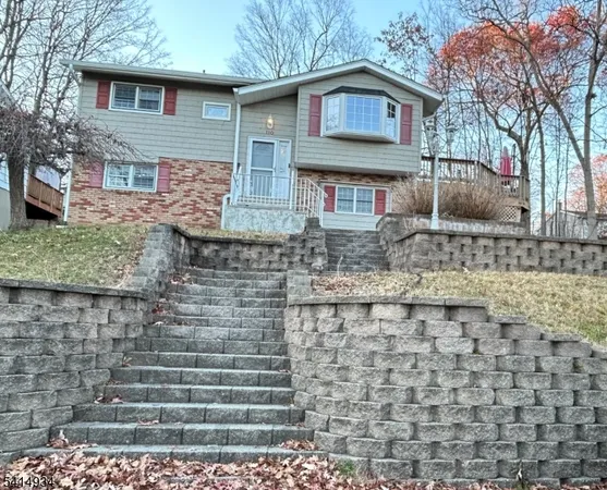 $399,999 | 110 Metro Trail, Hopatcong, NJ 07843
