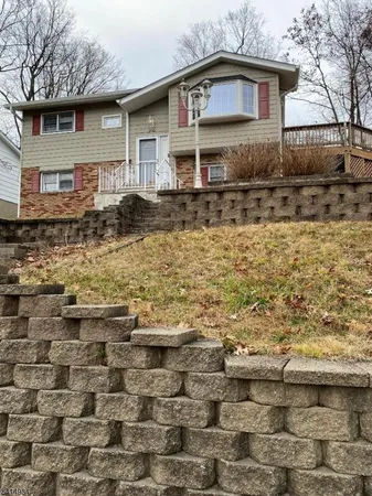 $379,999 | 110 Metro Trail, Hopatcong, NJ 07843