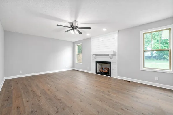 $2,350 | 2019 Ireland Way, Clarksville, TN 37042
