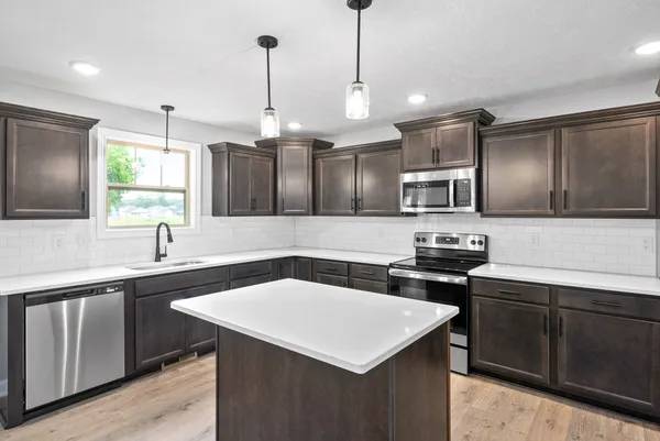 $2,350 | 2019 Ireland Way, Clarksville, TN 37042