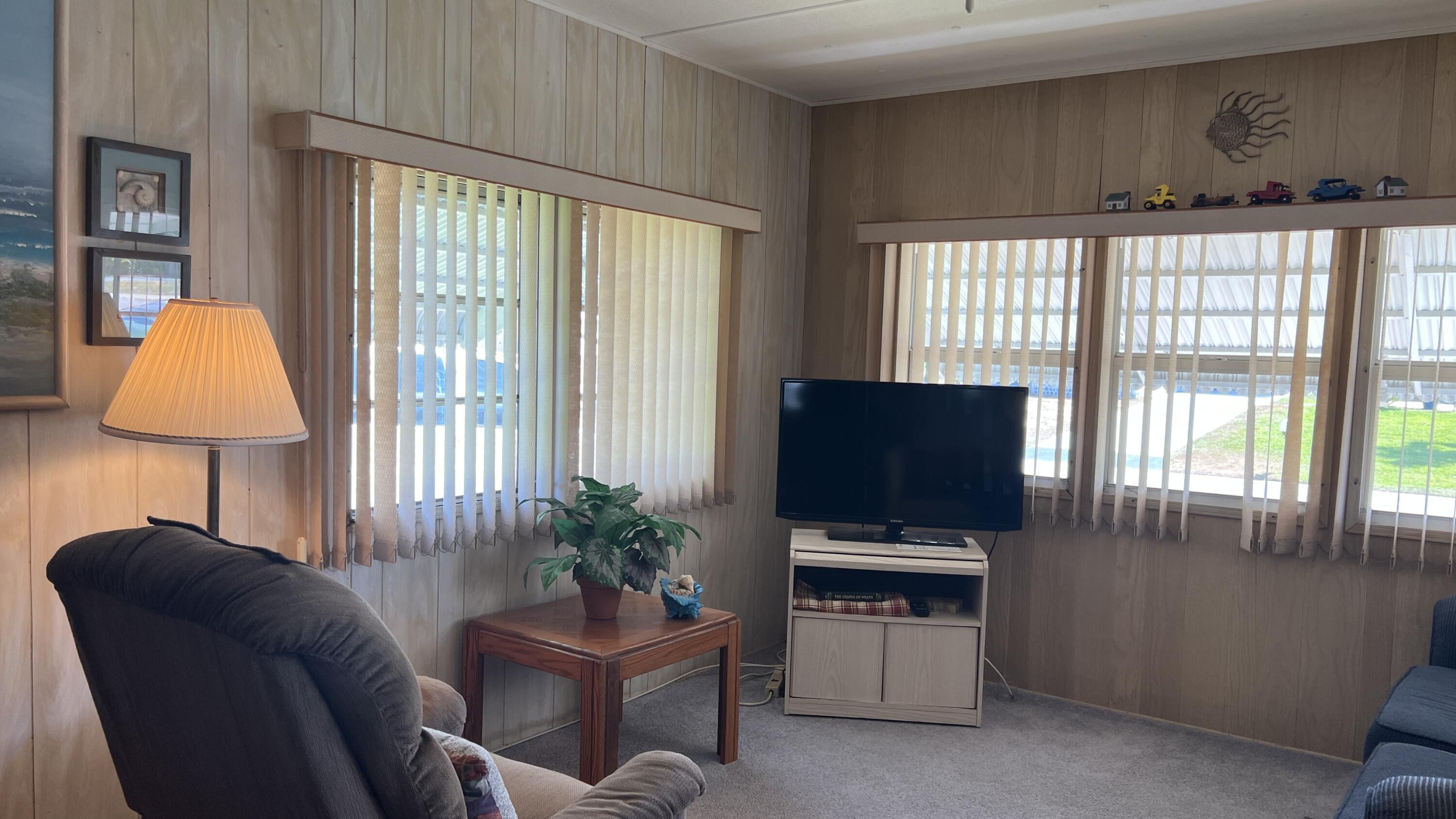 7029 Southeast Ridgeway Terrace Hobe Sound, FL 33455 - Photo 2 of 39 IMG_E4822