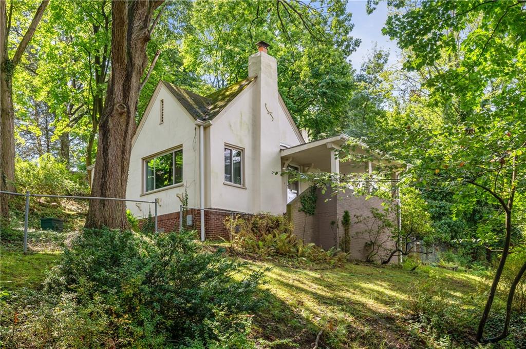 38 Wilkins Road Pittsburgh, PA 15221 - Photo 1 of 25 Gallery Image 1