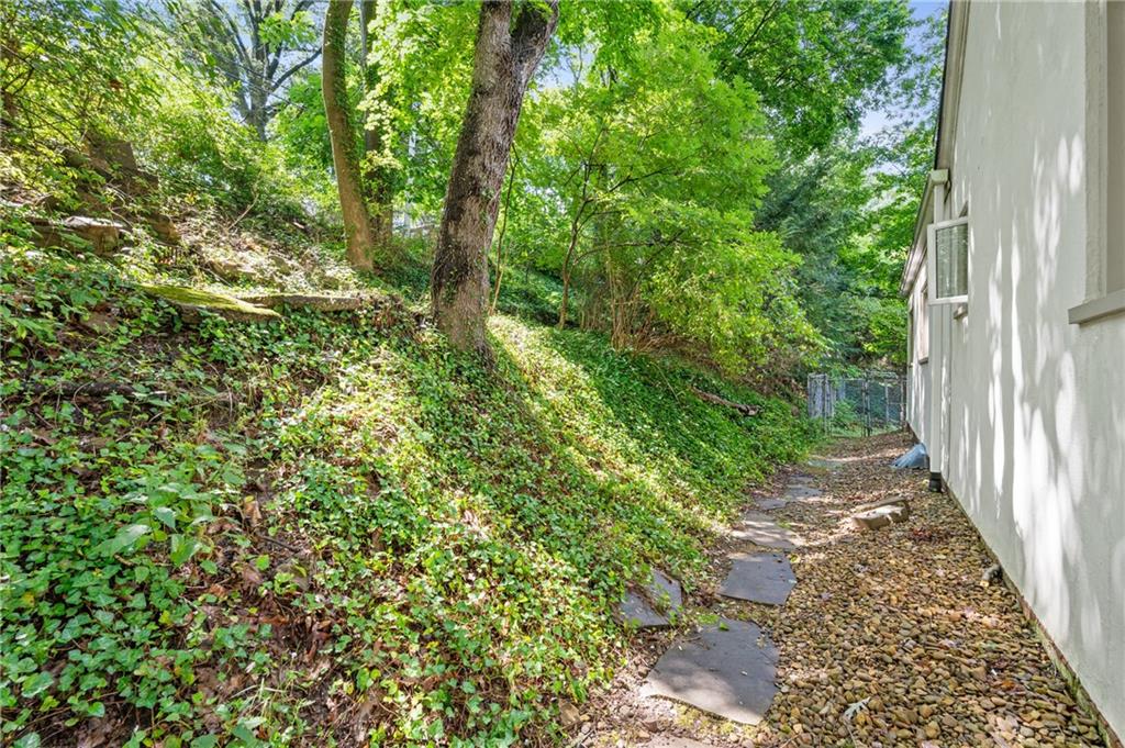 38 Wilkins Road Pittsburgh, PA 15221 - Photo 22 of 25 Gallery Image 22