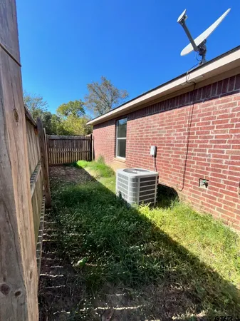 $1,250 | 105 South Beulah Street, Unit A, Troup, TX 75789