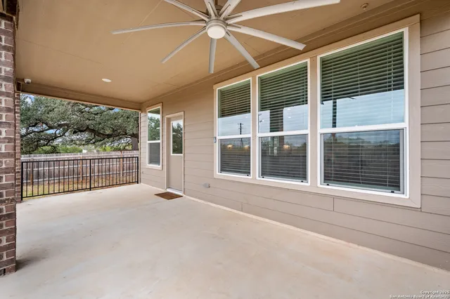 $425,000 | 26111 Costa Brava, Boerne, TX 78015