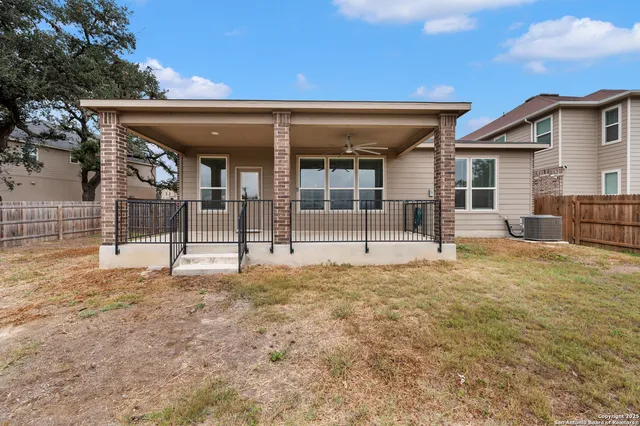 $425,000 | 26111 Costa Brava, Boerne, TX 78015