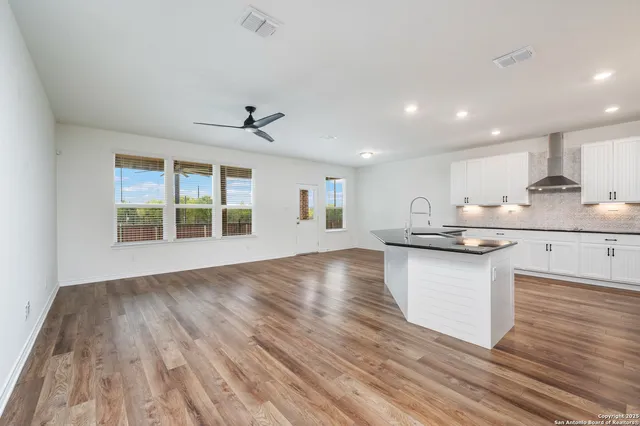 $425,000 | 26111 Costa Brava, Boerne, TX 78015