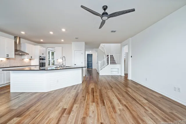 $425,000 | 26111 Costa Brava, Boerne, TX 78015