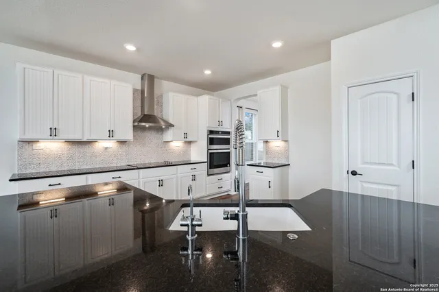 $425,000 | 26111 Costa Brava, Boerne, TX 78015