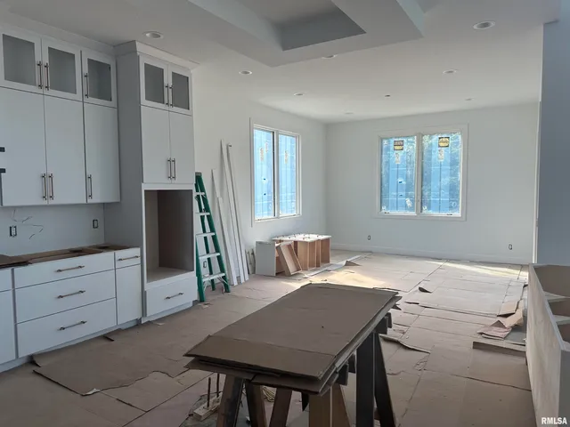 $1,799,900 | 24029 185th Street, Pleasant Valley, IA 52722