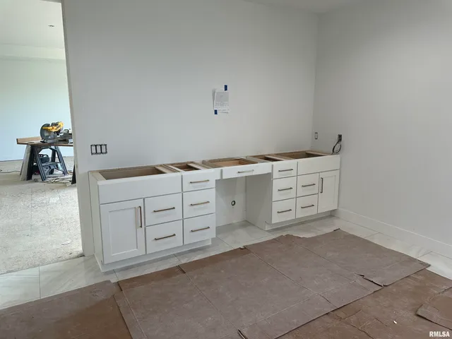 $1,799,900 | 24029 185th Street, Pleasant Valley, IA 52722