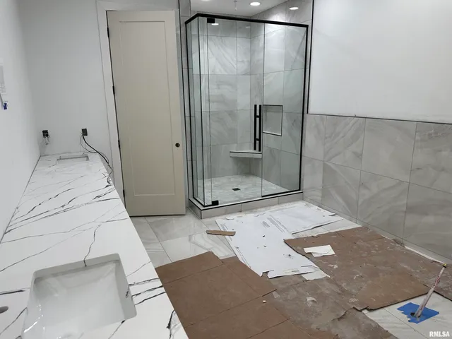 $1,799,900 | 24029 185th Street, Pleasant Valley, IA 52722