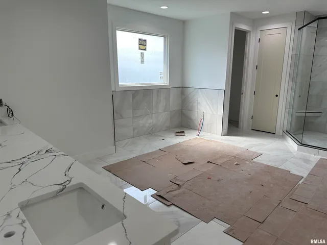 $1,799,900 | 24029 185th Street, Pleasant Valley, IA 52722