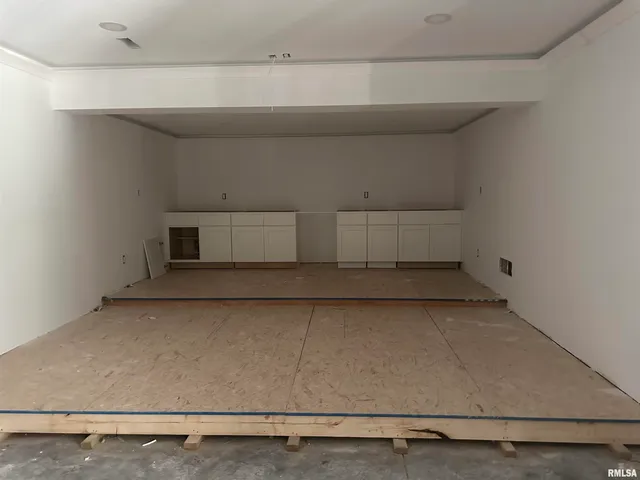 $1,799,900 | 24029 185th Street, Pleasant Valley, IA 52722