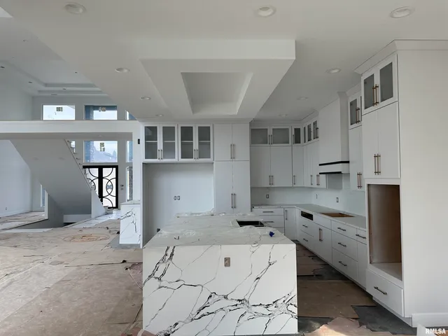 $1,799,900 | 24029 185th Street, Pleasant Valley, IA 52722