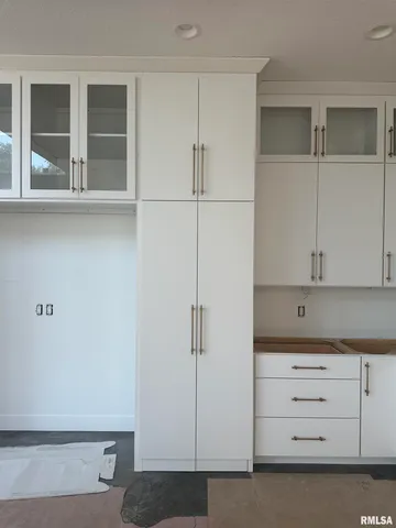 $1,799,900 | 24029 185th Street, Pleasant Valley, IA 52722