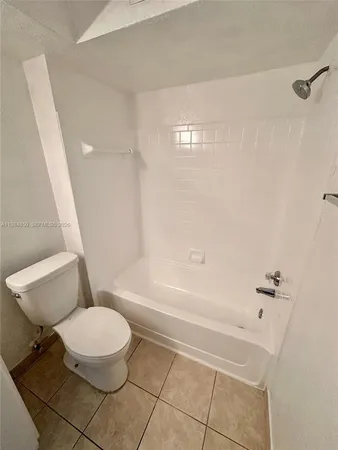 $2,400 | Isles at Lago Mar Condominium, Sunrise, FL 33325