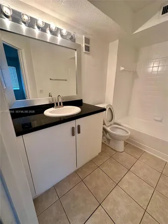$2,400 | Isles at Lago Mar Condominium, Sunrise, FL 33325