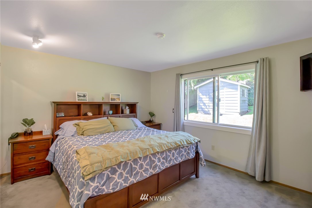 21600 Vine Road Brier, WA 98036 - Photo 15 of 16 Gallery Image 15