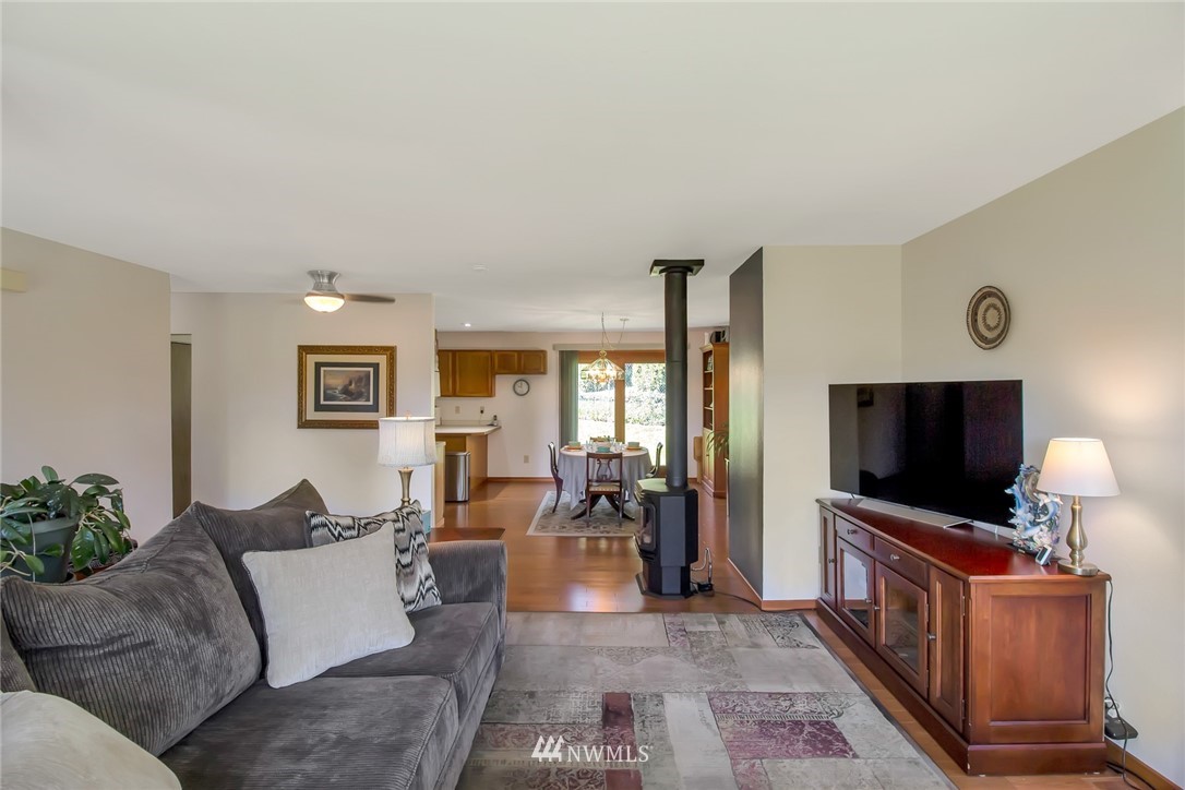 21600 Vine Road Brier, WA 98036 - Photo 8 of 16 Gallery Image 8