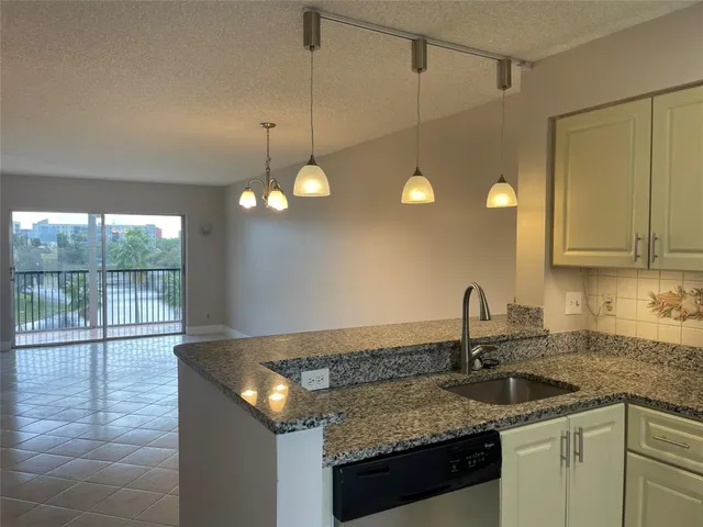 $2,500 | Undisclosed Address, Pompano Beach, FL 33069