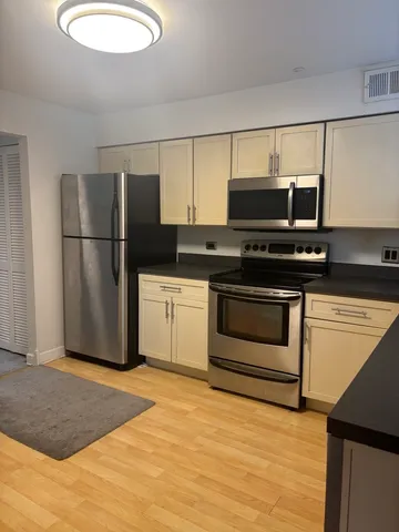 $1,700 | 912 South Plum Grove Road, Unit 121, Palatine, IL 60067